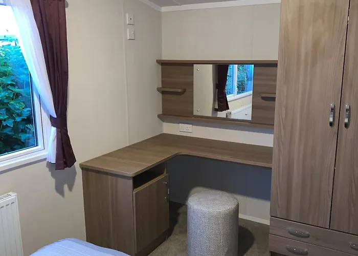 36 Cedar Court Gristhorpe