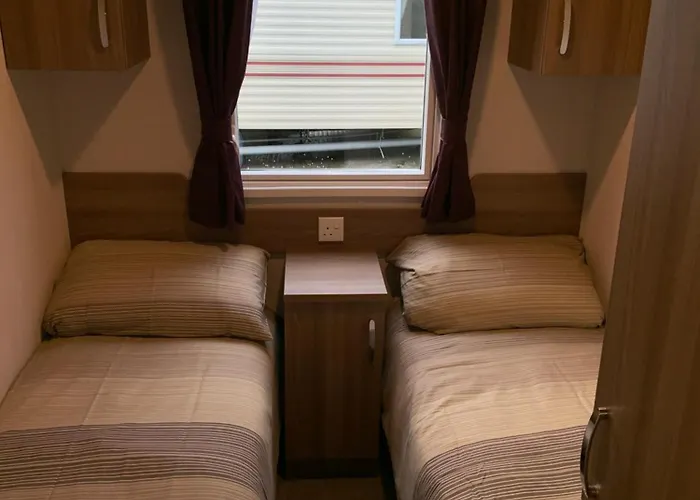 36 Cedar Court Gristhorpe