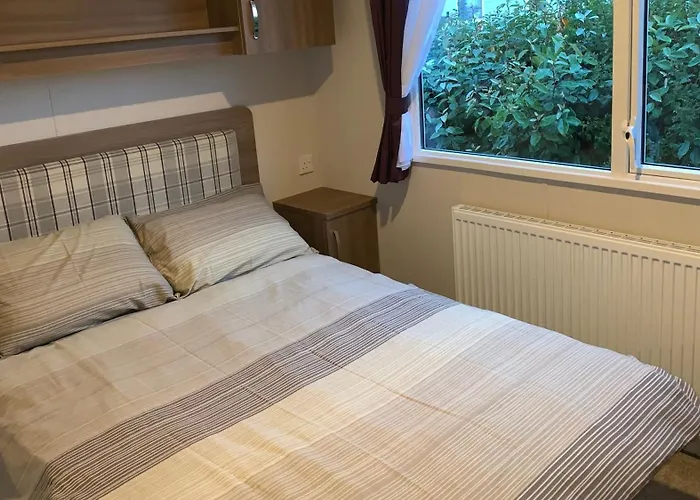 36 Cedar Court * Gristhorpe